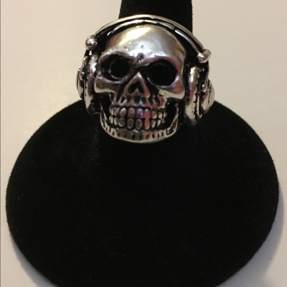 Rings - Picture 4 of 8